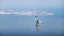 Nevjerovatni Jaan Roose nastavlja pisati historiju, prošetao slacklineom između kopna Italije i Sicilije