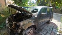 Oštećena vozila opštine Zvečan u požaru, policija sumnja da je podmetnut