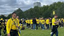 Ludnica u Londonu već je počela: Žuta boja preplavila ulice, Nijemci "upali" na meč 11. lige