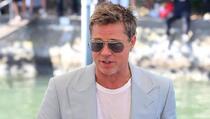 Brad Pitt se ne odvaja od svoje 26 godina mlađe djevojke, par se čak i modno uskladio