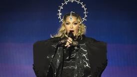 Fan tužio Madonnu jer joj je nastup bio previše eksplicitan: "Izlaganje pornografiji bez upozorenja"