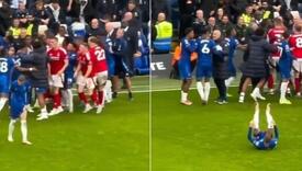 Igrači u masovnom sukobu na Stamford Bridgeu, a svi u čudu gledaju šta radi Cole Palmer