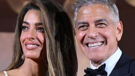 Amal i George Clooney zablistali u Veneciji, ona nosila haljinu u boji koja je hit sezone