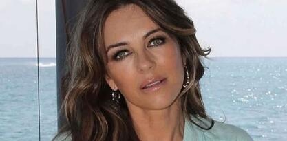 Liz Hurley pozirala u minijaturnom kupaćem kostimu i izazvala oduševljenje fanova