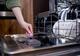 Kako ukloniti hrđu u mašini za pranje suđa i održati je čistom